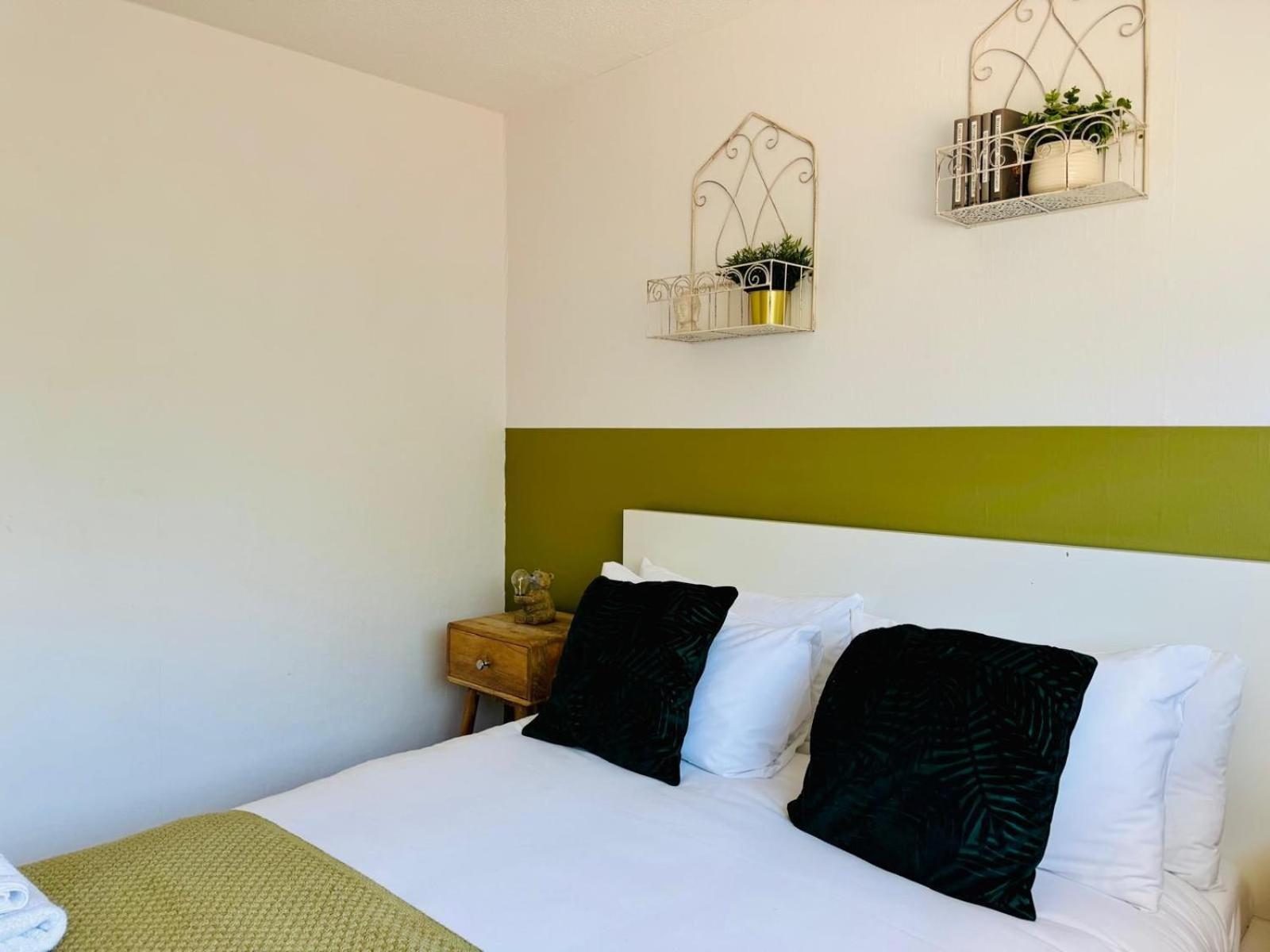 2 Bed House, Sleeps 6, Dog Friendly, Close To A14 M11, With Garden & Parking Long Stay Work Contractor Leisure, Jade CBG Exterior foto