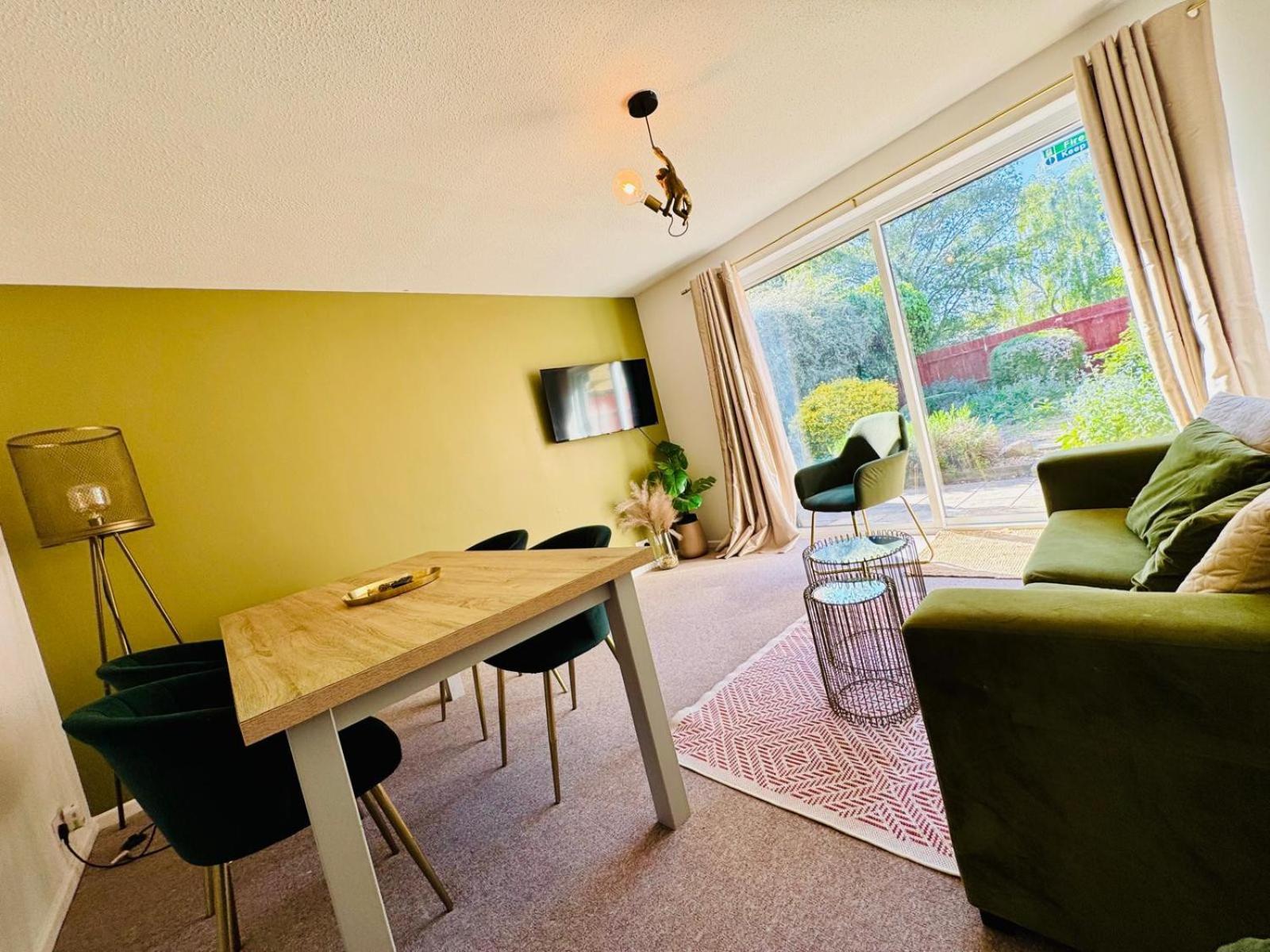 2 Bed House, Sleeps 6, Dog Friendly, Close To A14 M11, With Garden & Parking Long Stay Work Contractor Leisure, Jade CBG Exterior foto